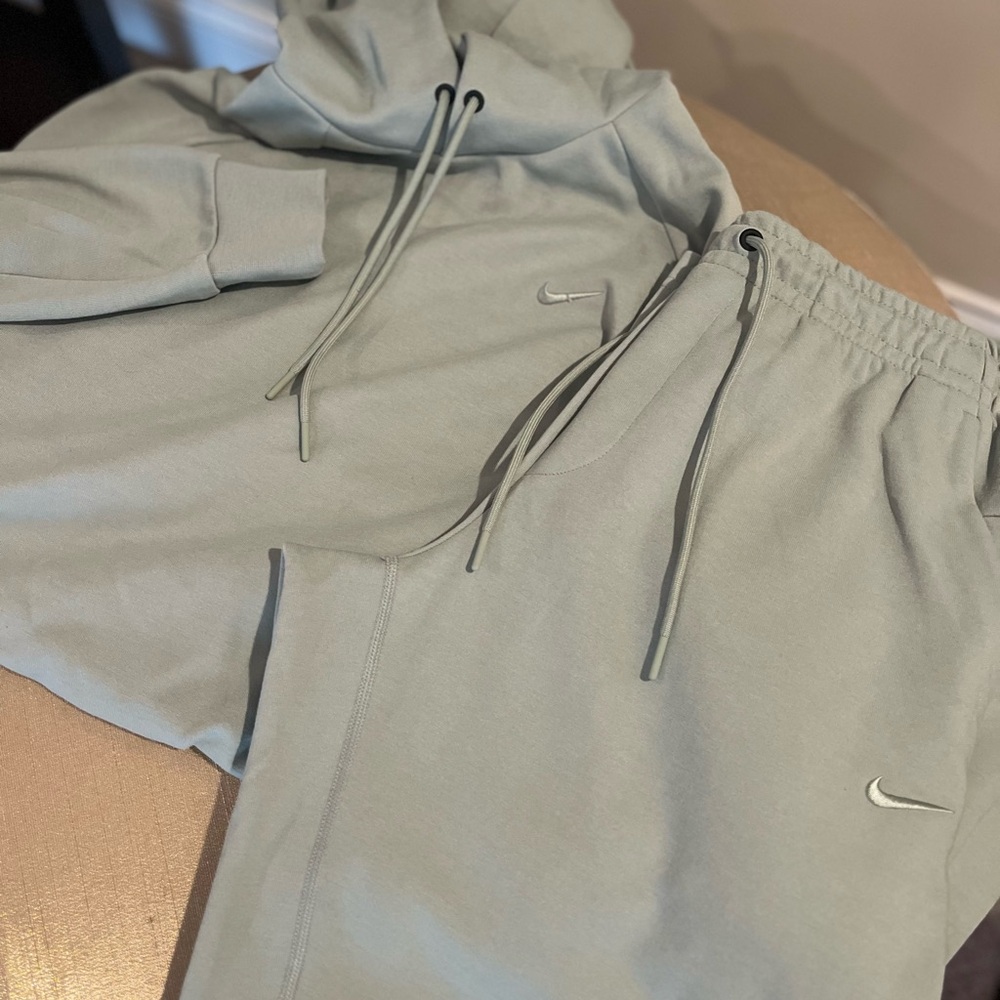Nike Sage Green Pullover & matching Joggers! Lightweight😎